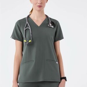 Women's Figs V-Neck 3 pocket Scrub Top